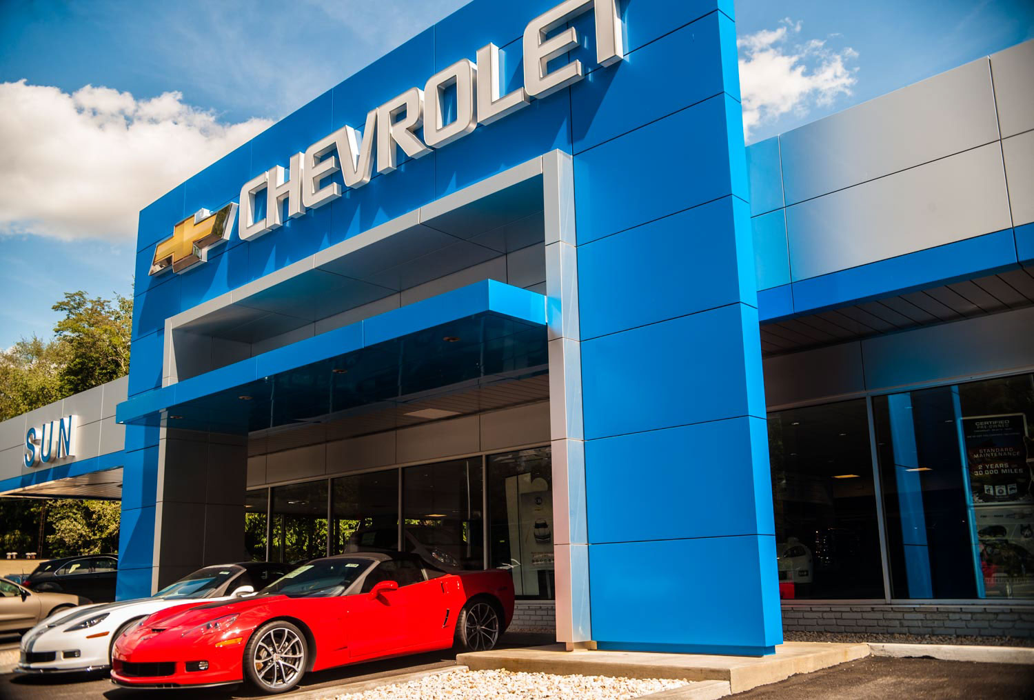 Wide angle view shot of Walnut Capital Building
